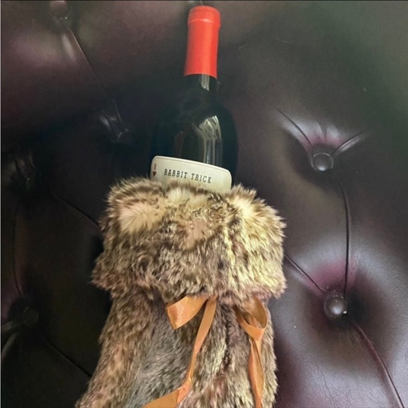 Wine bag for gift gold ribbon Faux fur fully lined great present - Picture 2 of 4